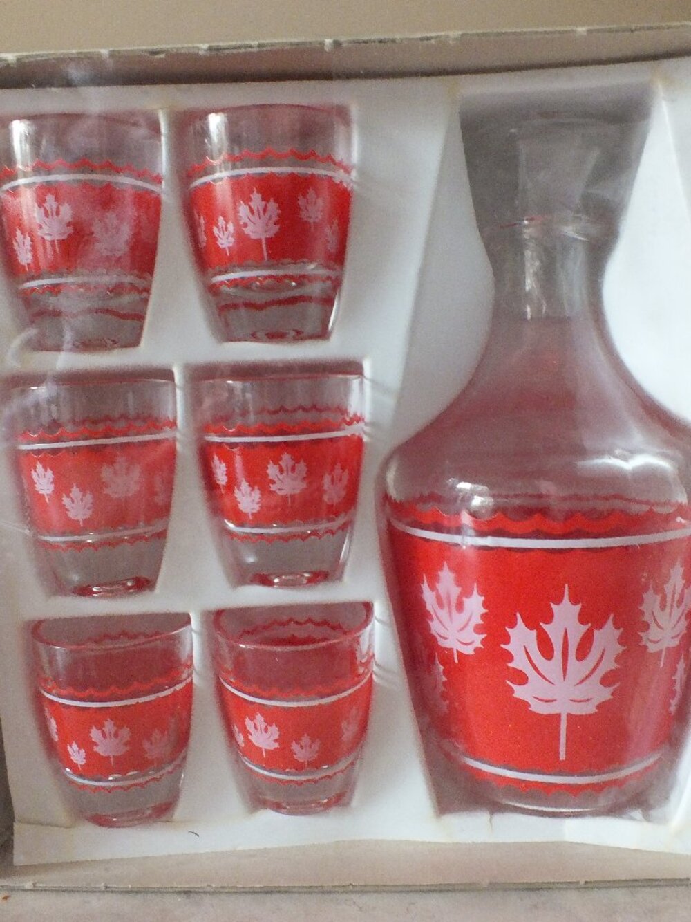 Libby Luminarc France Glass Decanter with 5 shooters